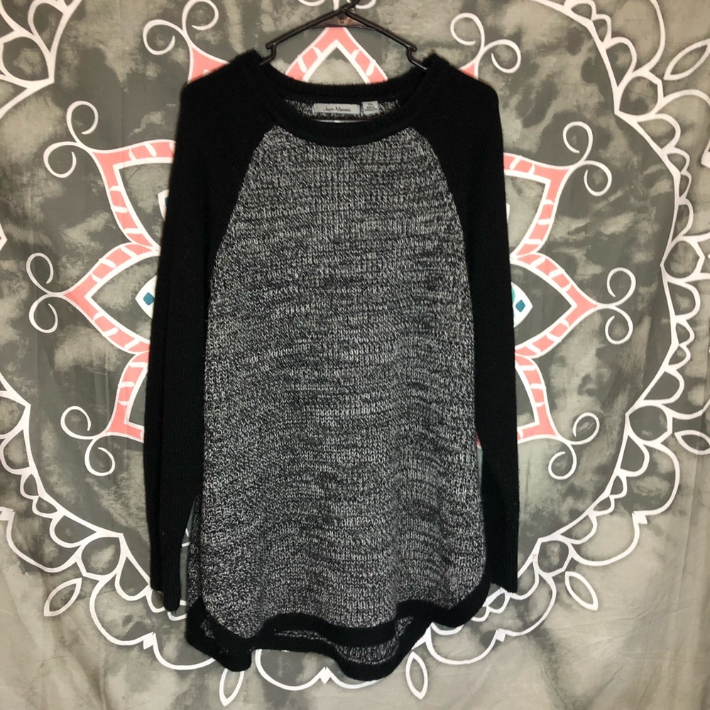 Jason Maxwell sweater